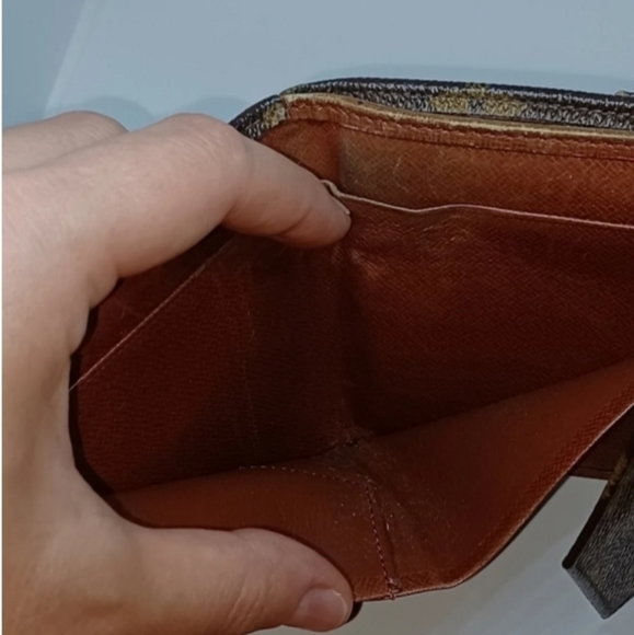 Vintage LV wallet - Picture 7 of 11